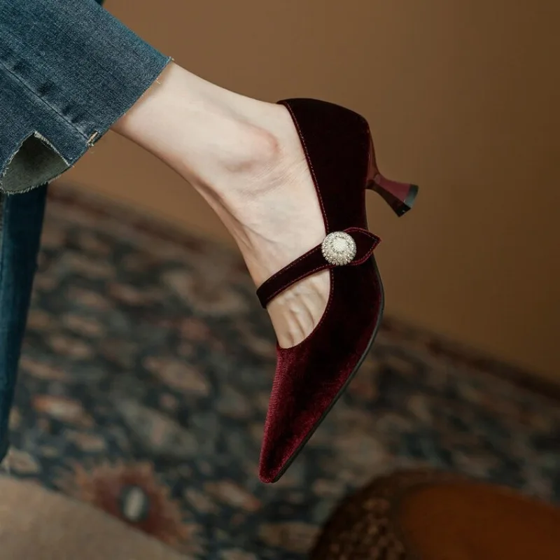 Scarpe Mary Jane a punta rosso - Women Shoes Size recensione e prezzo