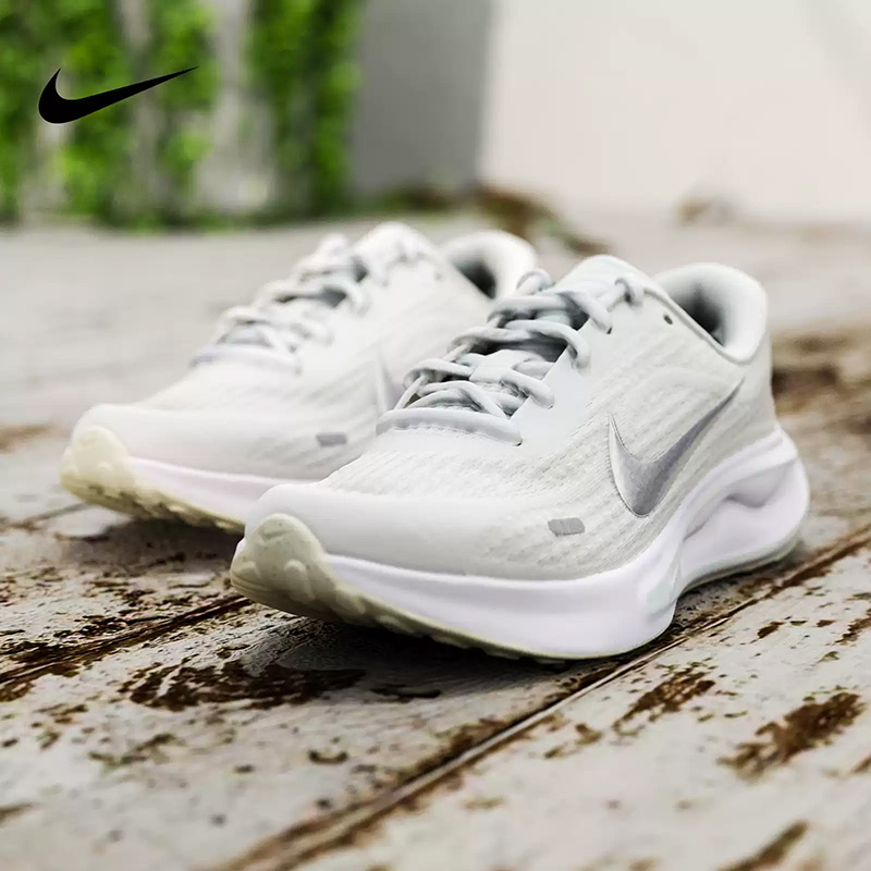 Scarpe sportive da corsa NIKE  - Women Shoes Zoom recensione e prezzo